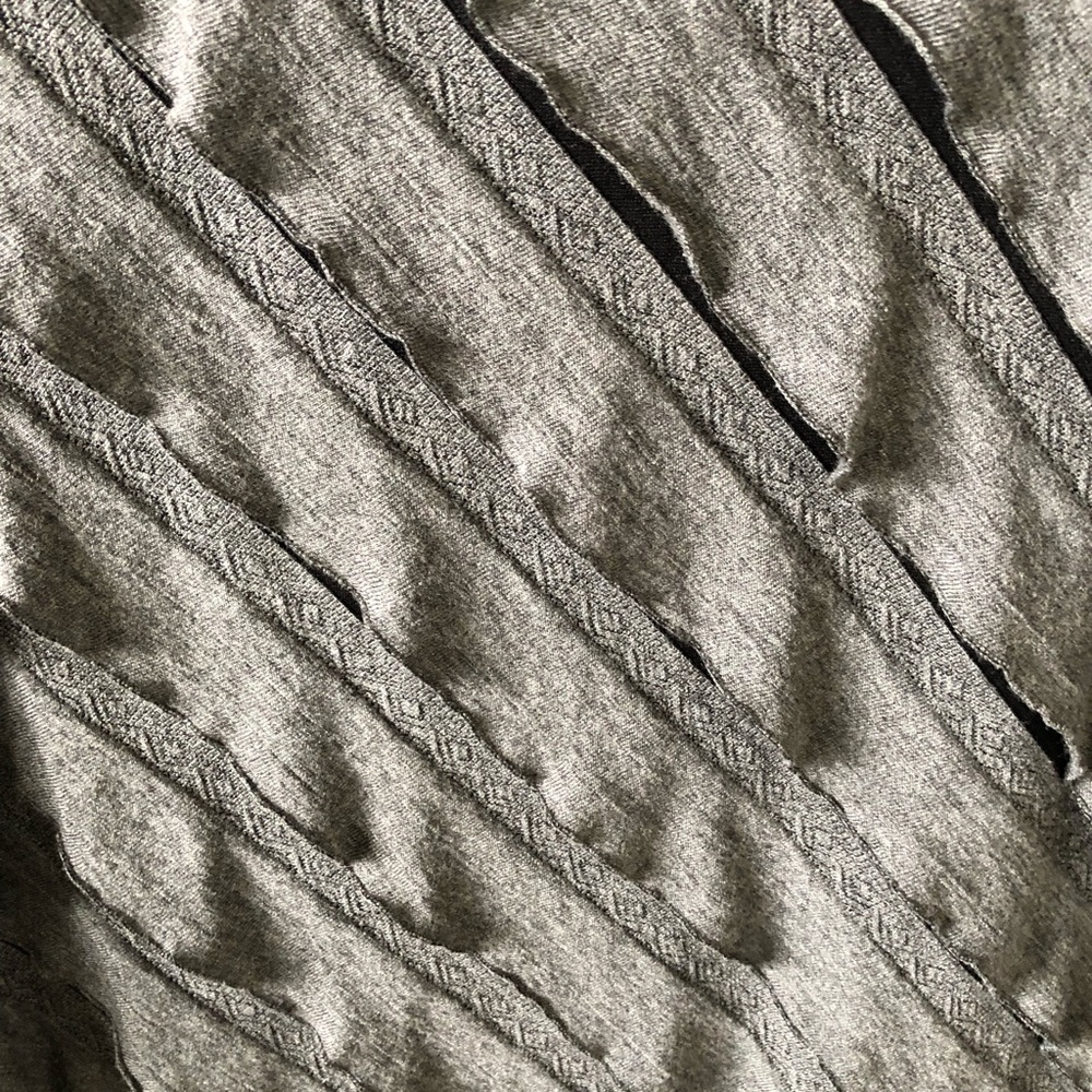 Women’s Ruffled Top - Picture 5 of 5